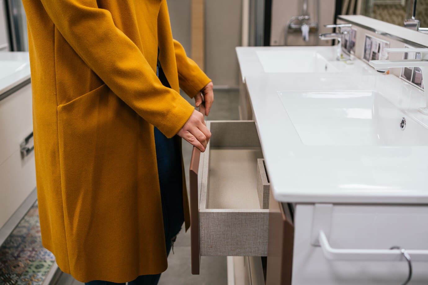 Bathroom storage drawer